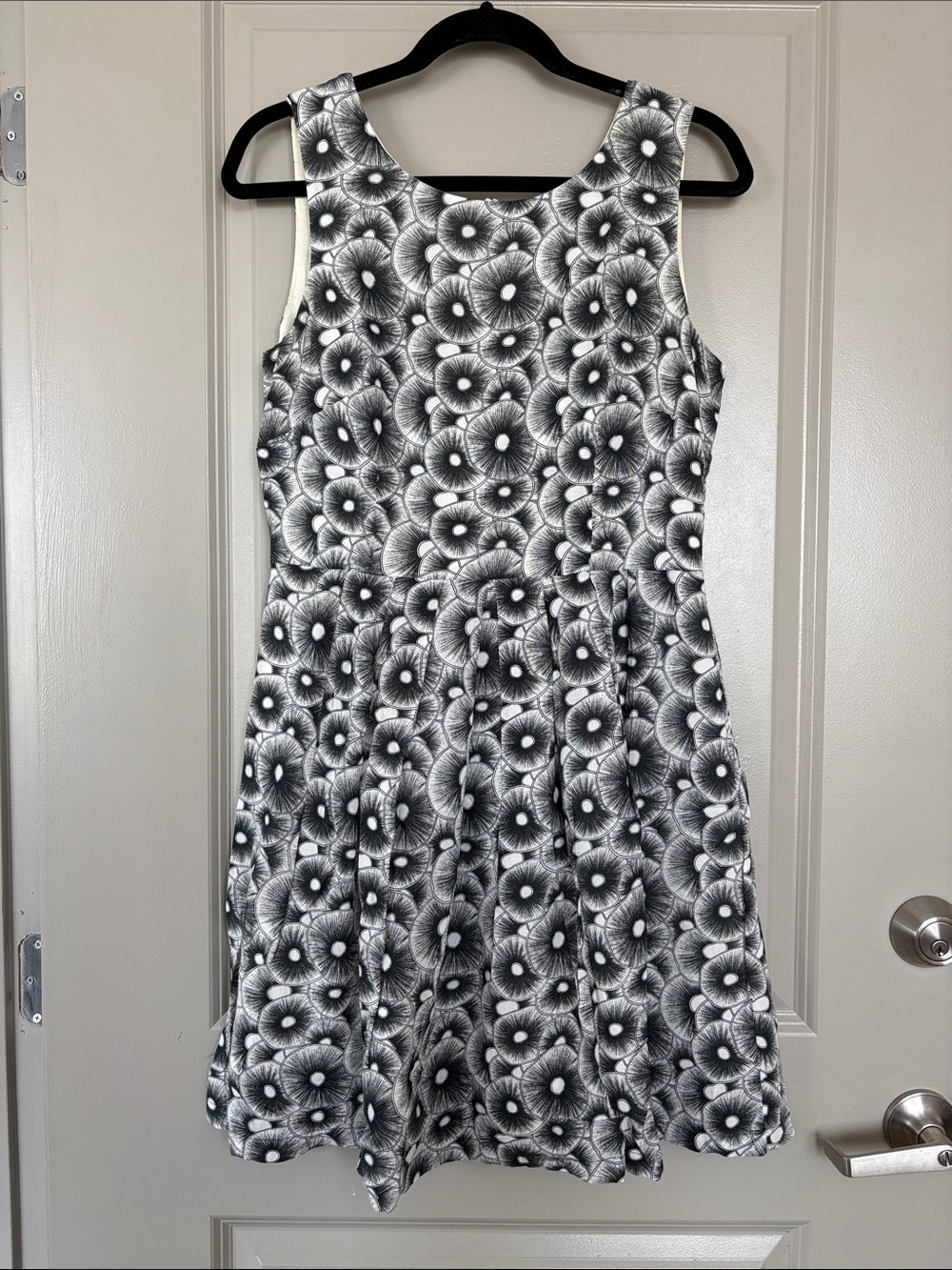 Lavand Black & White Floral‎ Fit‑and‑Flare Dress Size L
